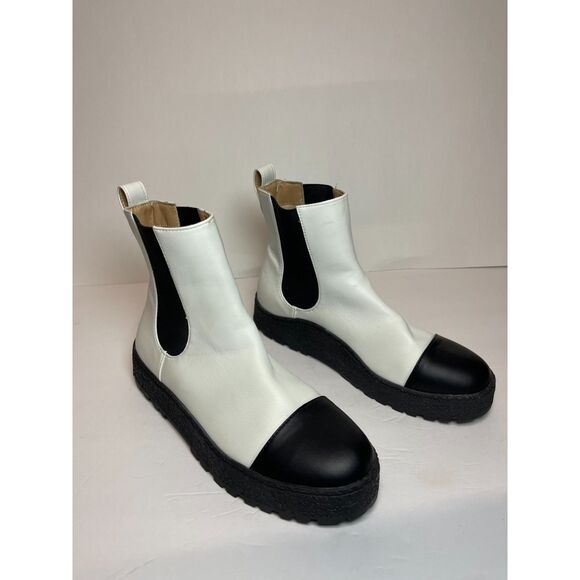 JOURNEE Women's Tru Comfort Foam Jenie Bootie In White size 8.5 - Picture 2 of 11